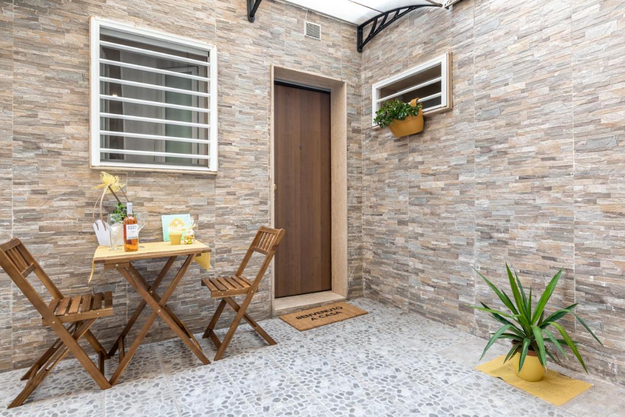 Yhellow Home Comfy Apartment Bari Exteriör bild