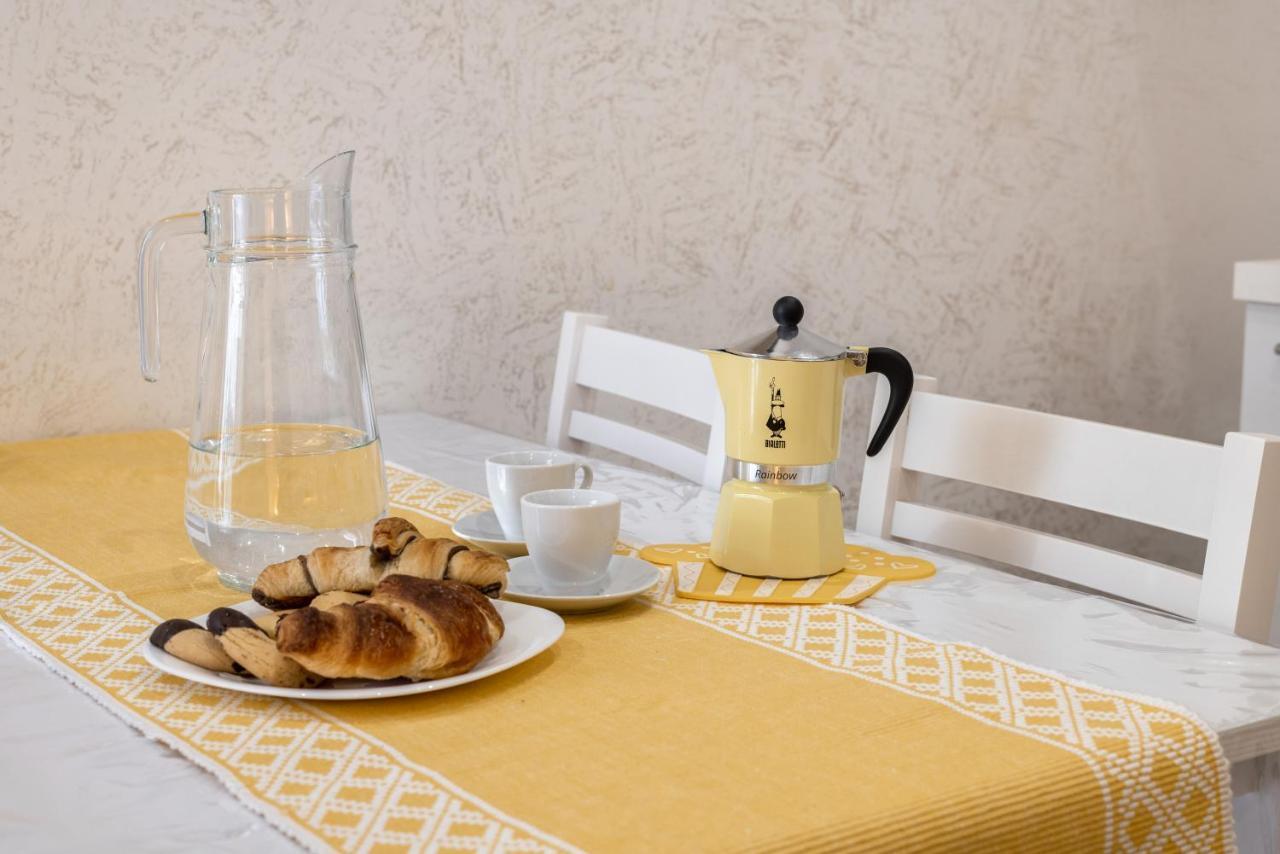 Yhellow Home Comfy Apartment Bari Exteriör bild